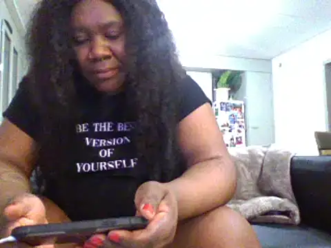 bonbonaumiel online show from December 13, 2024, 7:32 pm