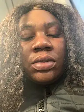 bonbonaumiel online show from December 21, 2024, 7:13 am