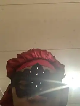 bonbonaumiel online show from January 3, 2025, 6:22 am