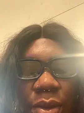 bonbonaumiel online show from January 5, 2025, 1:04 pm