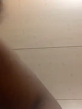 bonbonaumiel online show from January 5, 2025, 4:06 pm