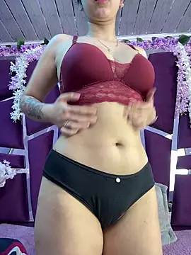 Lucy Anall  online show from June 17, 2026, 12:13 am