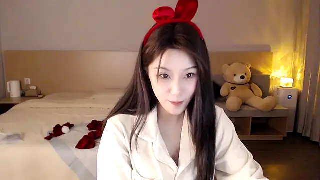 Lucky-baby online show from December 24, 2024, 4:40 pm