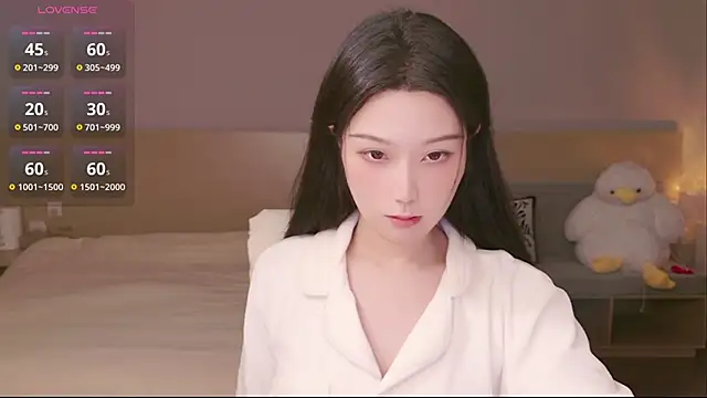 Lucky-baby online show from November 15, 2025, 1:18 pm