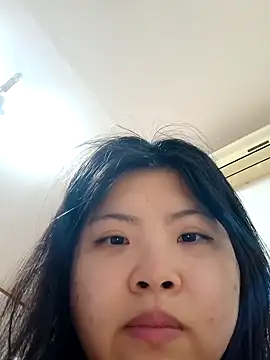 hello098712 online show from December 31, 2024, 10:23 pm