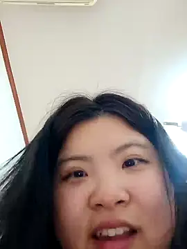 hello098712 online show from January 14, 2025, 6:13 am