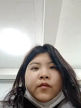 hello098712 online show from January 17, 2025, 5:53 am