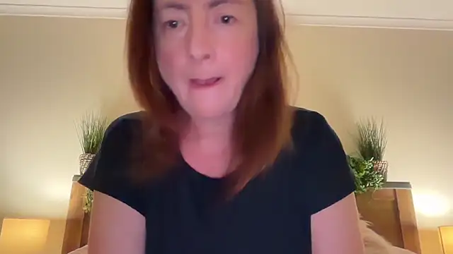 LouiseTswing online show from December 10, 2024, 2:06 pm