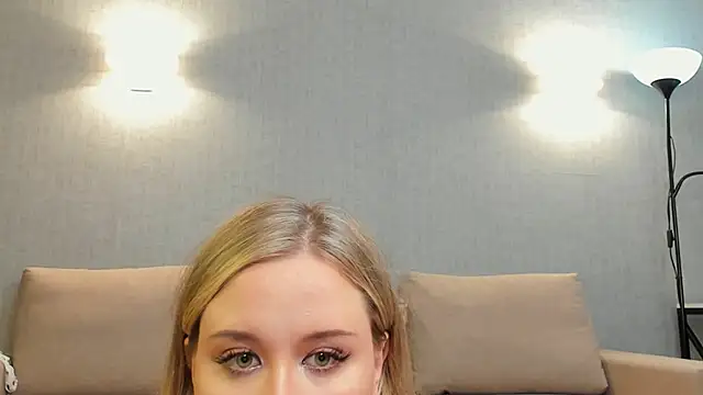monica x   online show from February 23, 2025, 3:29 pm