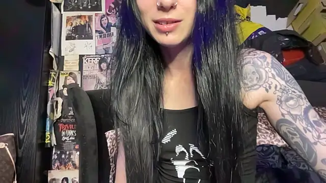 MissMidnightUK online show from September 18, 2025, 10:34 pm