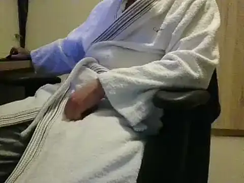 Snapshot of realityyshowww chatting on January 29, 2025, 5:24 pm realityyshowww online show from January 29, 2025, 5:24 pm