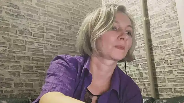 EdithManning online show from December 16, 2024, 1:32 pm