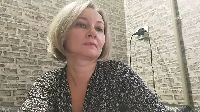 EdithManning online show from December 17, 2024, 11:49 am