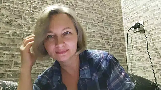 EdithManning online show from December 21, 2024, 5:51 pm