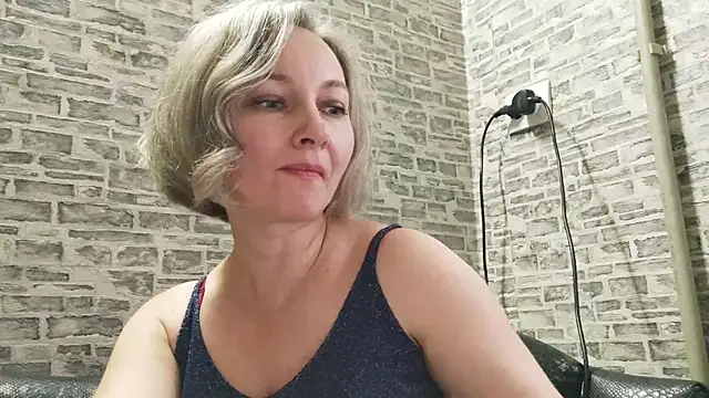 EdithManning online show from December 24, 2024, 10:55 am