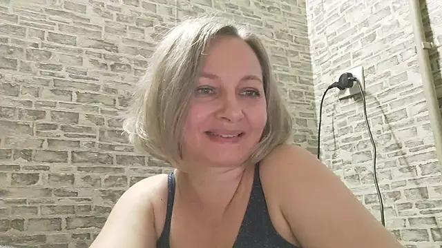 EdithManning online show from February 5, 2025, 2:48 pm