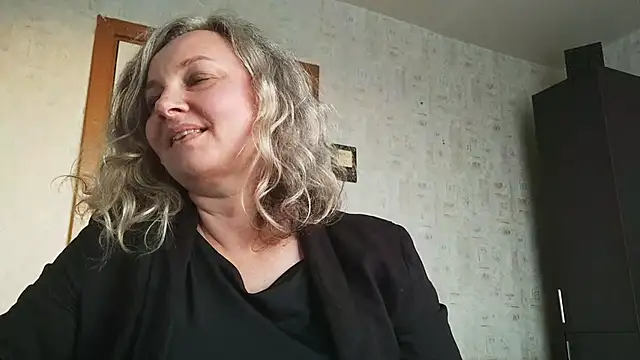 EdithManning online show from May 4, 2026, 5:20 pm