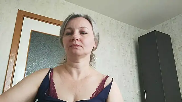 EdithManning online show from June 22, 2026, 6:32 am