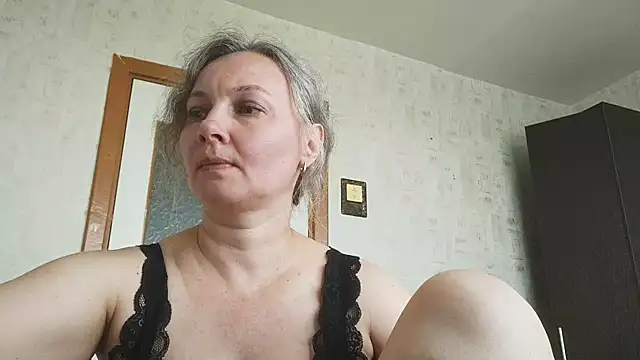 EdithManning online show from June 25, 2026, 7:35 am