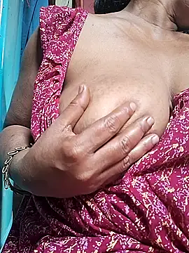 Snapshot of Hot-Anuska chatting on February 10, 2025, 6:42 am Hot-Anuska online show from February 10, 2025, 6:42 am