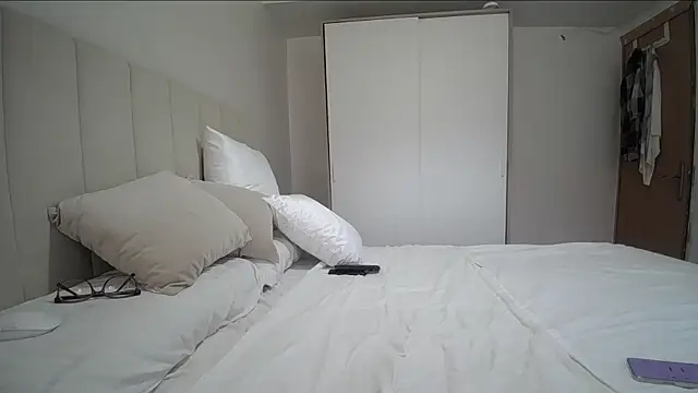 arielfreedomsex online show from October 8, 2025, 2:14 pm