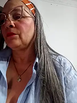 miisevvie  online show from March 20, 2025, 9:04 am