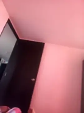 Snapshot of Guido1982 chatting on November 4, 2025, 12:59 pm Guido1982 online show from November 4, 2025, 12:59 pm