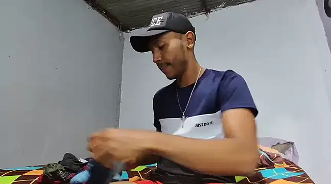 Snapshot of jeffblack2 chatting on February 21, 2025, 12:28 pm jeffblack2 online show from February 21, 2025, 12:28 pm