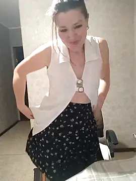 VselenaSun402 online show from February 10, 2025, 1:01 pm