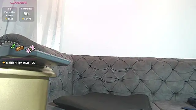 angelbianchii online show from December 4, 2024, 1:58 am