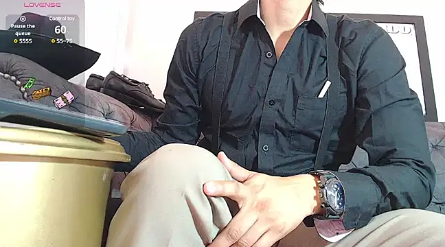 angelbianchii online show from December 11, 2024, 7:57 pm