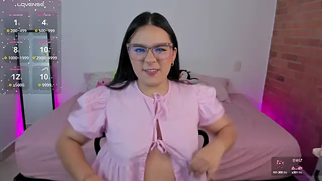 Snapshot of charlotte_blass chatting on December 22, 2024, 2:28 am charlotte blass online show from December 22, 2024, 2:28 am