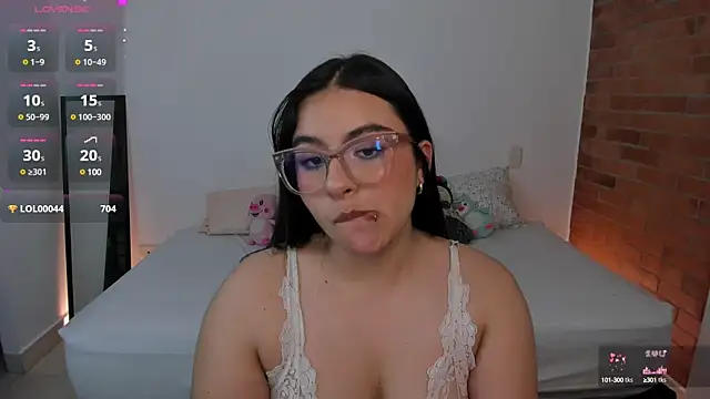 Snapshot of charlotte_blass chatting on January 6, 2025, 5:19 am charlotte blass online show from January 6, 2025, 5:19 am