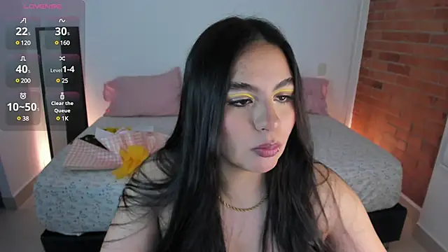 Snapshot of charlotte_blass chatting on March 22, 2025, 2:05 am charlotte blass online show from March 22, 2025, 2:05 am