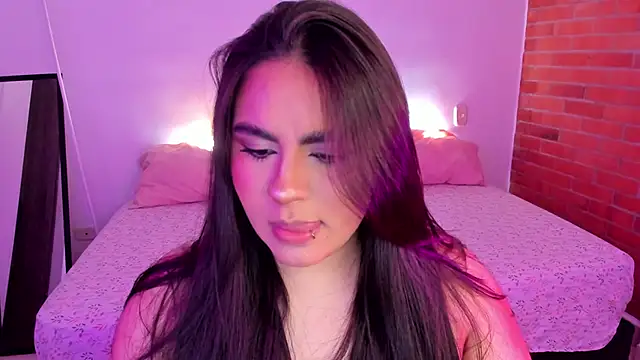 Snapshot of charlotte_blass chatting on September 10, 2025, 2:22 am charlotte blass online show from September 10, 2025, 2:22 am