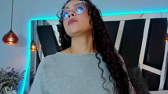 antonelllepiercee online show from December 28, 2024, 11:30 am