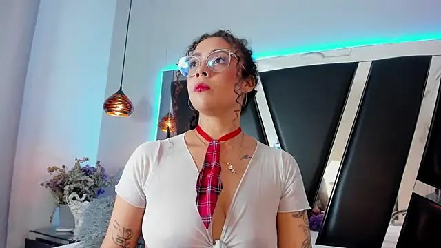 antonelllepiercee online show from December 29, 2024, 3:35 pm