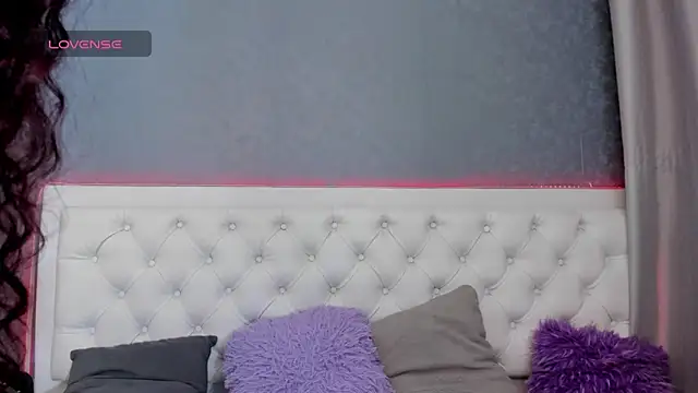 antonelllepiercee online show from January 17, 2025, 7:38 pm