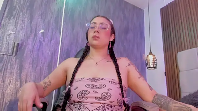 antonelllepiercee online show from March 15, 2026, 12:44 pm