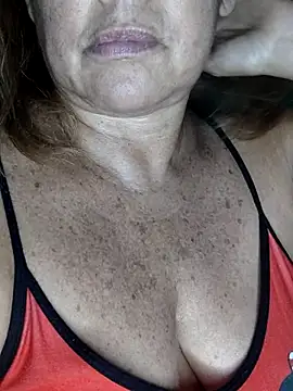 Kasandra Ho online show from November 18, 2025, 1:33 am