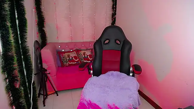 amelierouss online show from December 14, 2024, 12:33 am