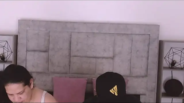 Candy and Jh0n online show from March 11, 2026, 8:04 pm