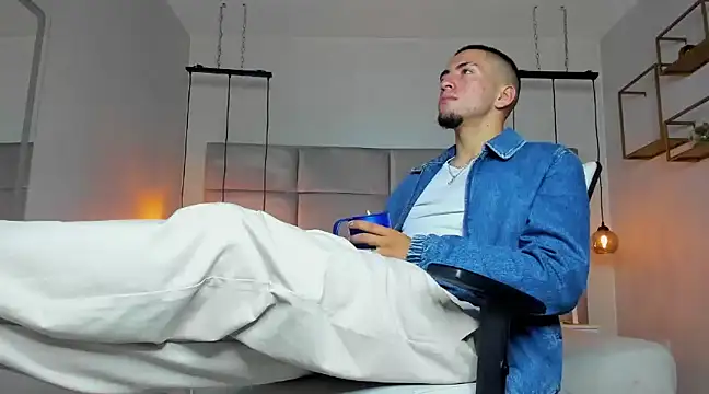 King Dante  online show from March 12, 2025, 10:07 pm