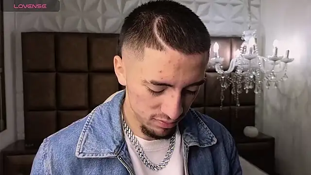 King Dante  online show from October 19, 2025, 12:39 pm