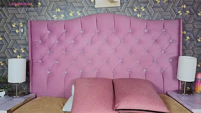 Samantha Collen online show from October 7, 2025, 3:14 am