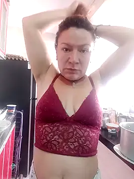 Snapshot of Skylar-Vox- chatting on February 1, 2025, 2:45 pm Skylar-Vox- online show from February 1, 2025, 2:45 pm