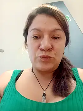 Snapshot of Skylar-Vox- chatting on February 4, 2025, 3:26 pm Skylar-Vox- online show from February 4, 2025, 3:26 pm