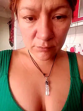 Snapshot of Skylar-Vox- chatting on February 5, 2025, 2:26 pm Skylar-Vox- online show from February 5, 2025, 2:26 pm