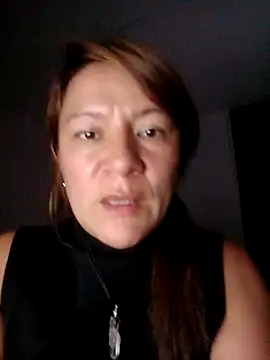 Snapshot of Skylar-Vox- chatting on February 5, 2025, 11:39 pm Skylar-Vox- online show from February 5, 2025, 11:39 pm