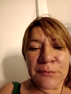 Snapshot of Skylar-Vox- chatting on February 28, 2025, 1:15 am Skylar-Vox- online show from February 28, 2025, 1:15 am